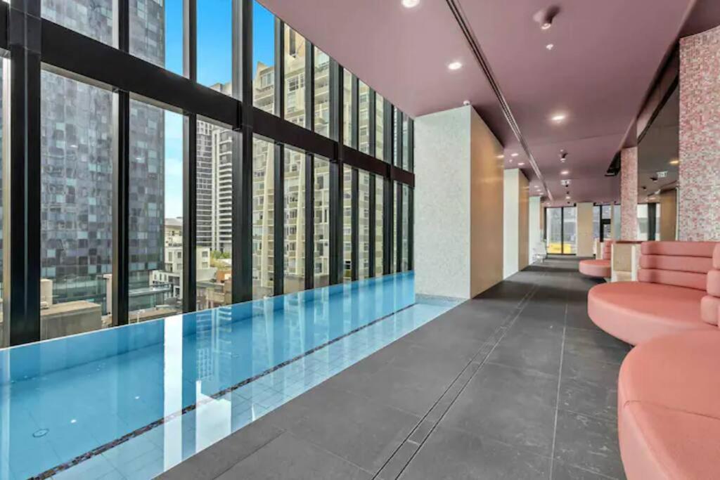 Comfy 2 Bed Apartment In The Heart Of Melbourne Exterior photo