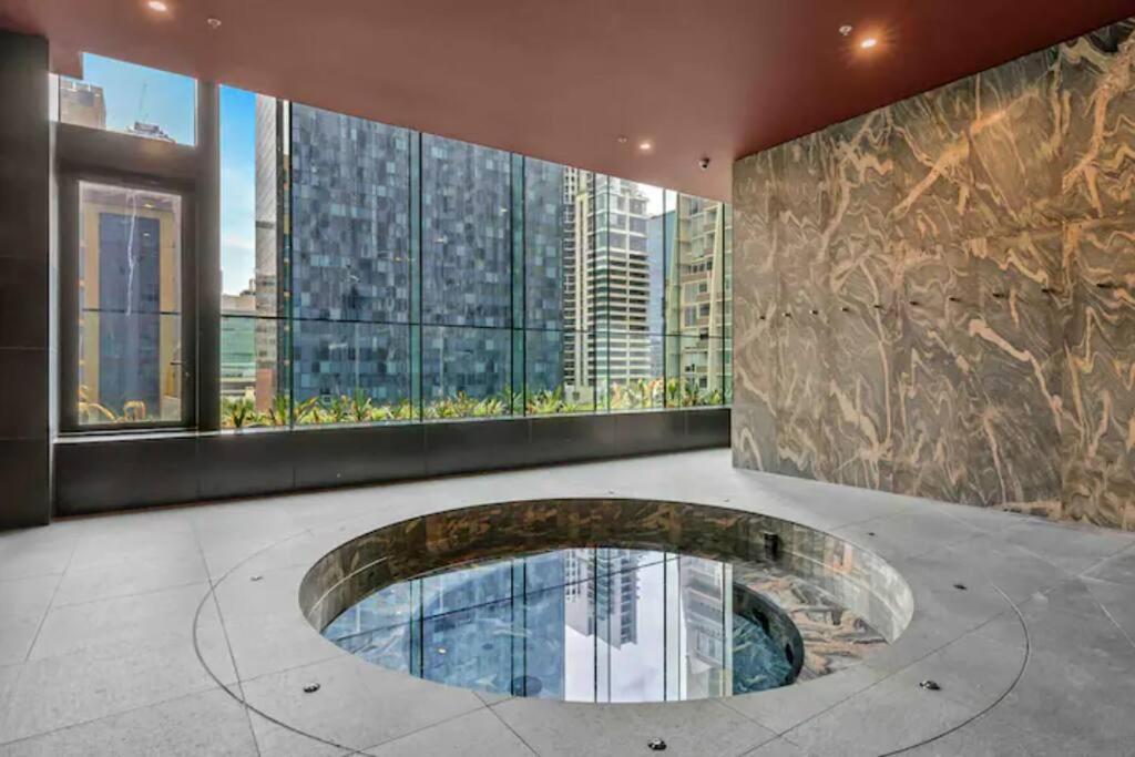 Comfy 2 Bed Apartment In The Heart Of Melbourne Exterior photo