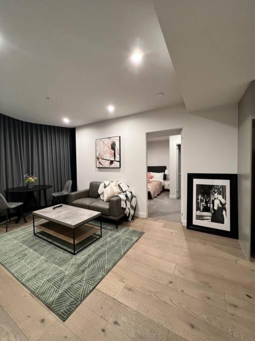 Comfy 2 Bed Apartment In The Heart Of Melbourne Exterior photo